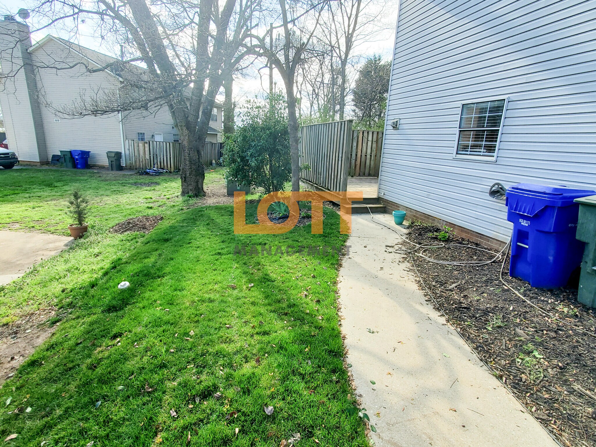 Building Photo - 32 Huntsfield Dr