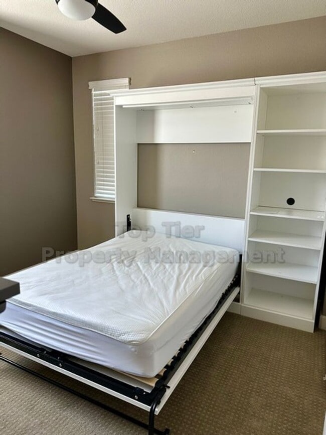 Building Photo - Charming 3 Bed, 2.5 Bath, 1,600 Sqft Marti...