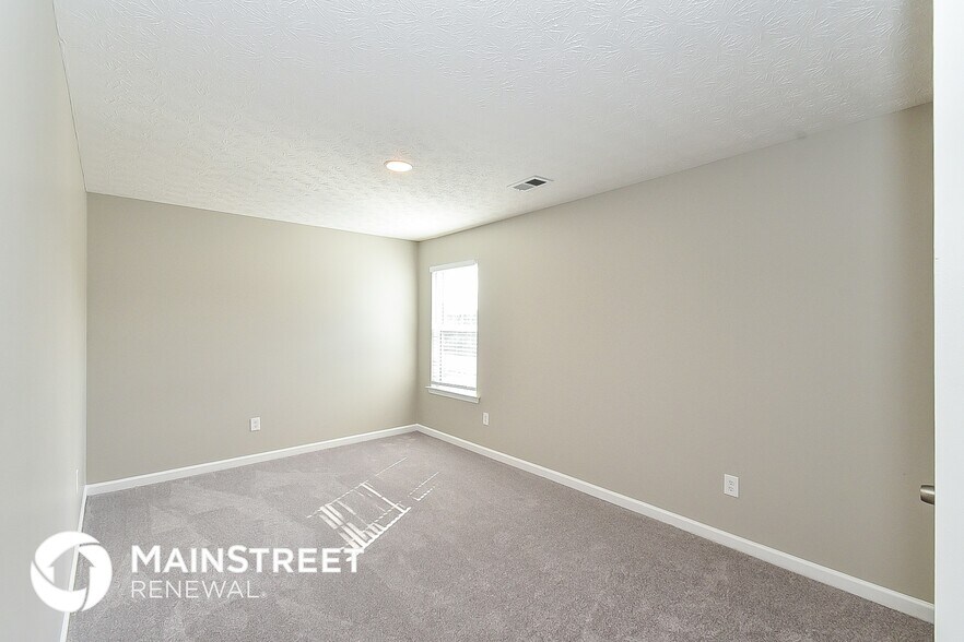 Building Photo - 5000 Cardinal Ct