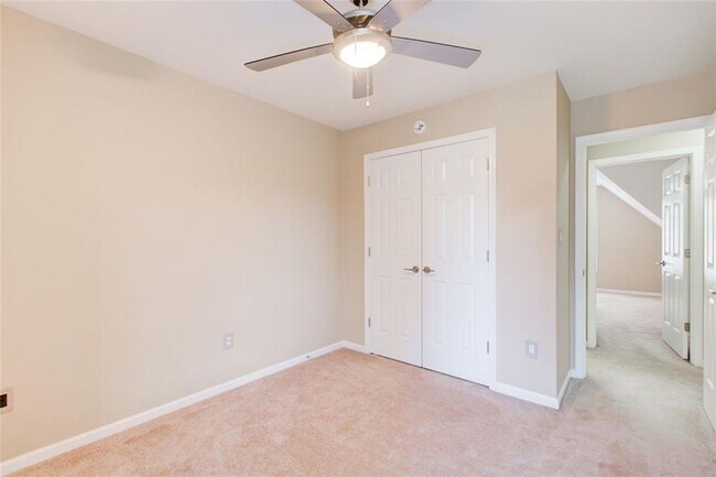 Building Photo - 3040 Stone Rd