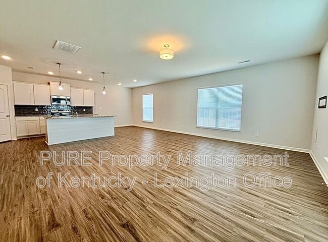 Building Photo - 1524 Hayfield Flt