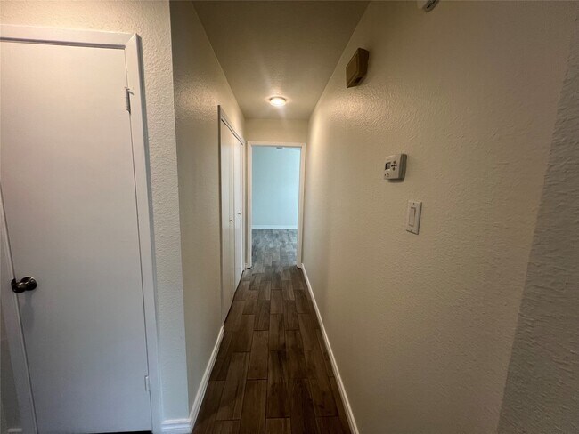 Building Photo - 14020 Schroeder Rd