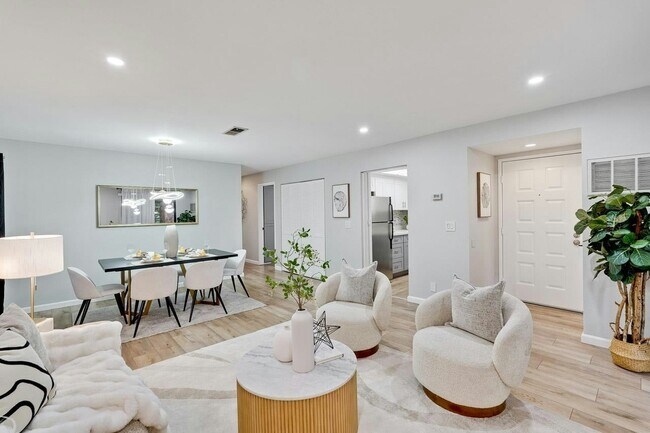 Building Photo - 716 San Conrado Terrace