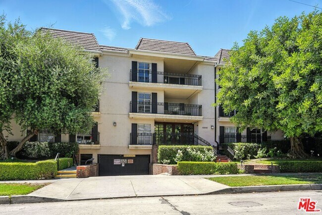 Building Photo - 15248 Dickens St