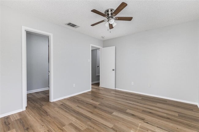 Building Photo - 1803 Heatherglen Ln