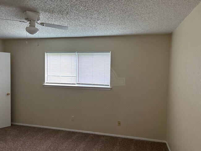 Building Photo - 1516 Jefferis Ave