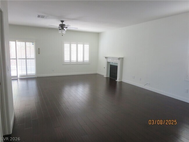 Building Photo - 499 Holly Hunt St