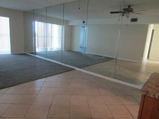 Building Photo - 4939 Floramar Terrace