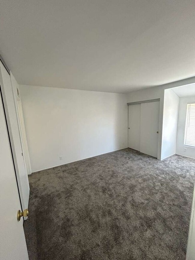 Building Photo - Spacious Renovated 3 bedroom/2 bath townhome in Paradise Hills! Move in Ready! $3,195