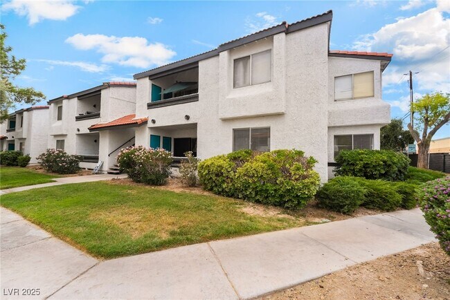 Building Photo - 1455 E Katie Ave