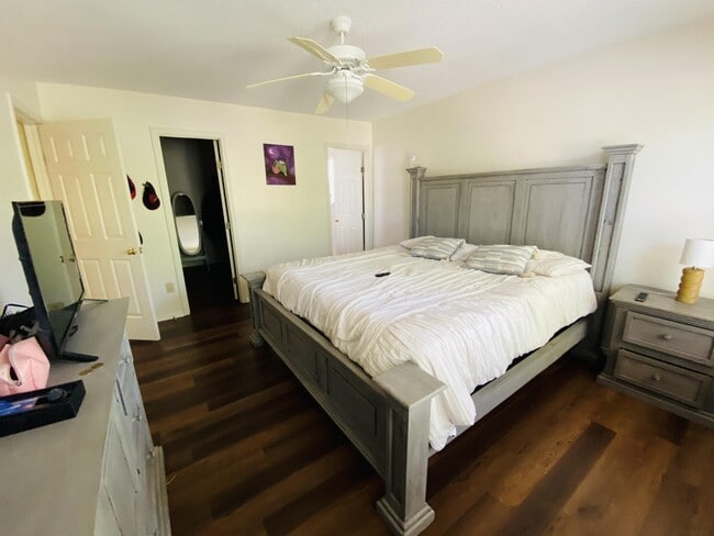 Building Photo - 2249 S Sweetbriar Ct