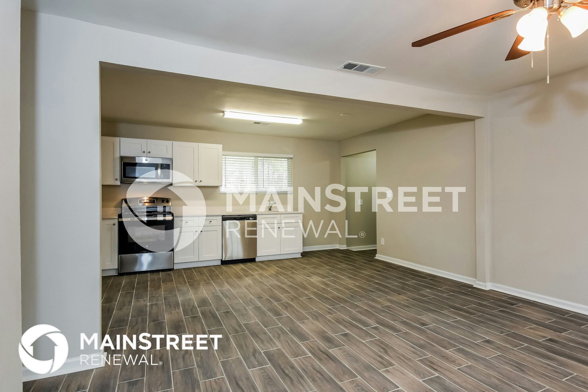 Building Photo - 3715 Meadowview Dr