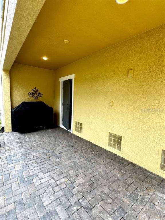 Building Photo - 3231 Nautical Pl S