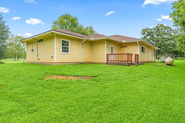 Building Photo - 10 Lowery Ln