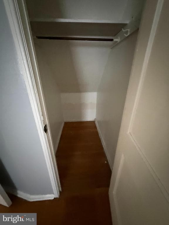 Building Photo - 557 Wiltshire Rd