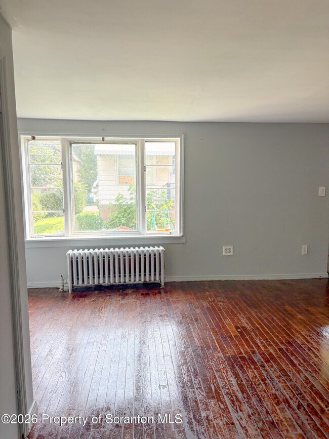Building Photo - 624 Hemlock St
