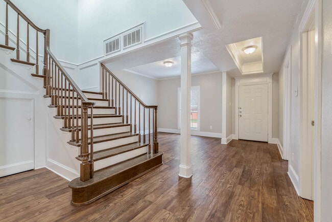 Building Photo - Carter Creek Townhomes