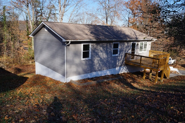 Building Photo - 6343 Cadbury Dr NW