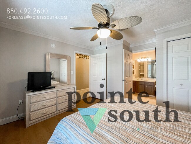 Building Photo - 13500 Sandy Key Dr