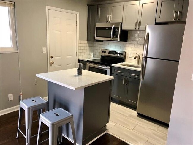 Building Photo - 112 Ardmore Pl NW