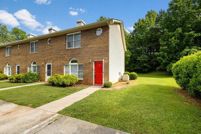 Building Photo - 4071 Hidden Hollow Dr