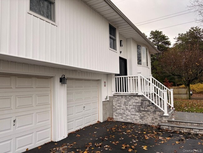 Building Photo - 1 Gilford Ct