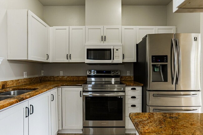 Building Photo - 2101 NW Pacific Elm Dr