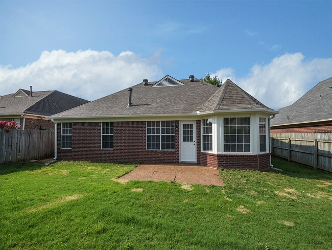 Building Photo - 3 Bedroom, 2 Bath Near Whitten and Dexter