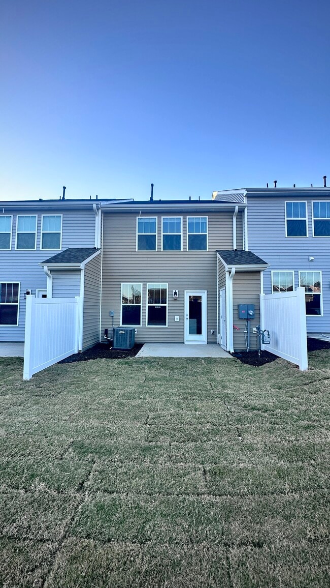 Building Photo - 1331 Maplesmith Wy