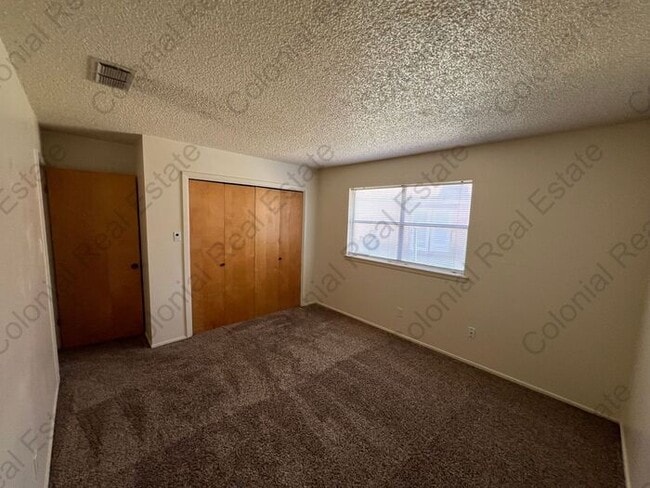 Building Photo - 2 Bedroom 2 Bathroom & 1 Car Garage