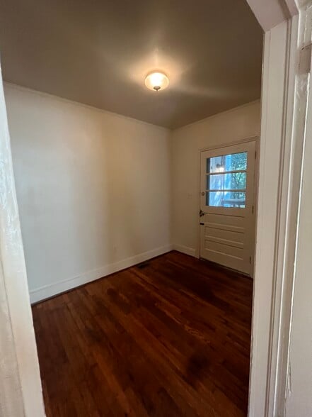 Building Photo - 295 Sycamore Dr