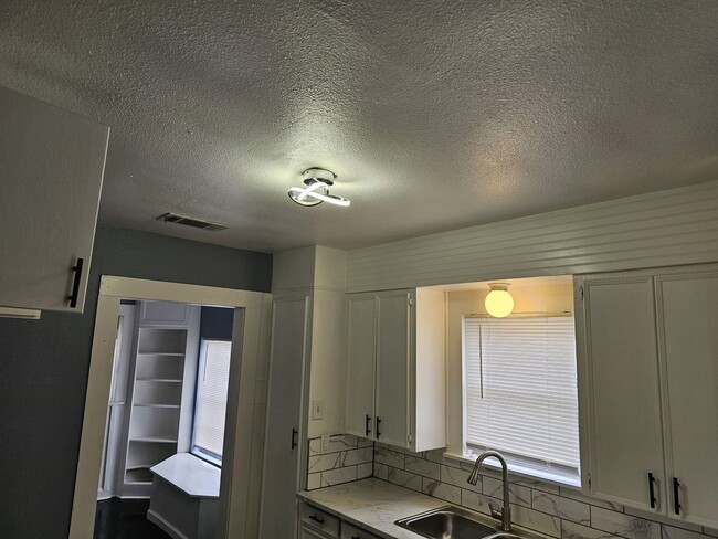 Building Photo - 2 bedroom house for rent in Downtown Killeen