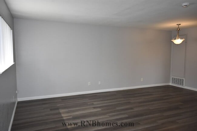 Building Photo - 4725 Hayford Way