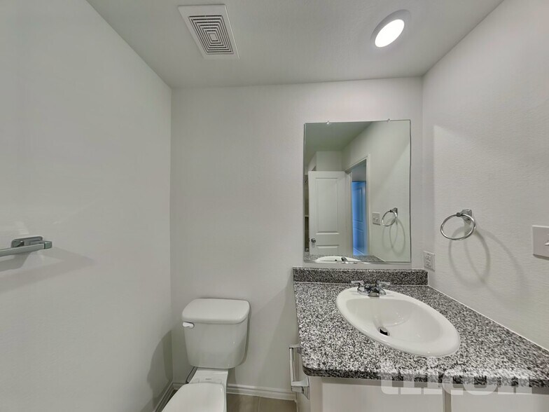 Building Photo - 1793 Courage Crk