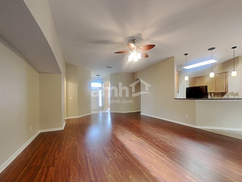 Building Photo - 13839 Fish Eagle Dr W