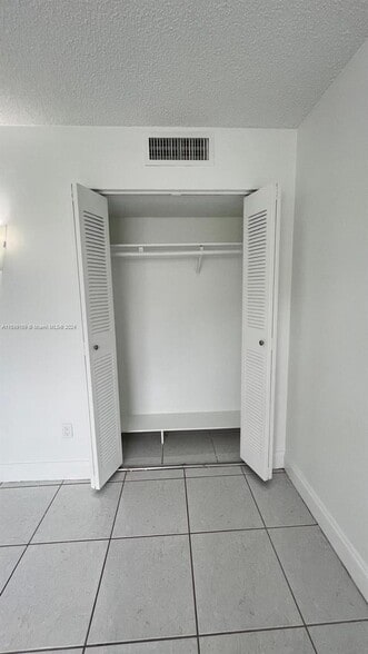 Building Photo - 4570 NW 79th Ave