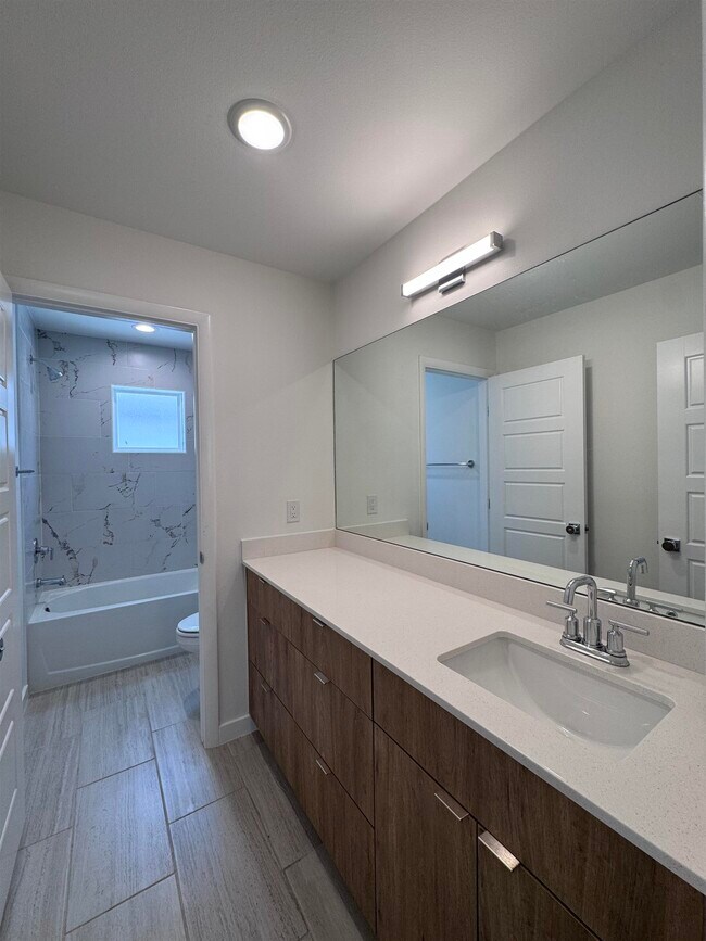 Building Photo - 417 Deer Path Lp