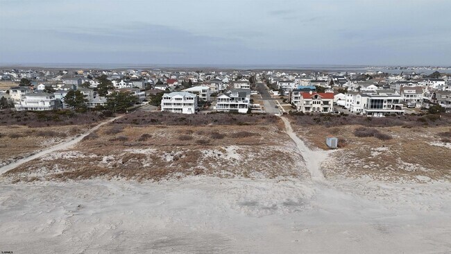 Building Photo - 404 21st St S