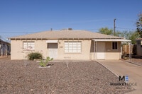 Building Photo - 2Bed/1Bath Home at Peoria/111th Ave! JOIN ...
