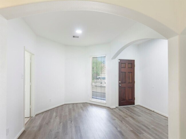 Building Photo - 51 N Regan Mead Cir