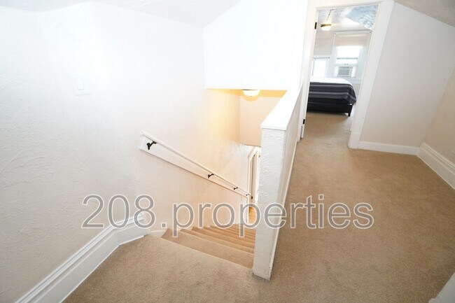 Building Photo - 1412 N 13th St