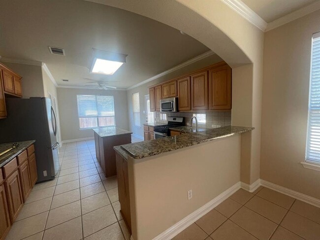 Building Photo - 2204 Voyageurs Ln