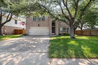 Building Photo - Stunning 4 Bedroom, 2.5 Bath Home in Block...