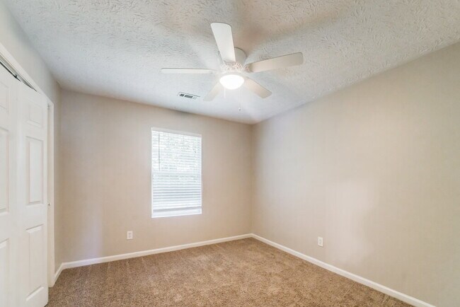 Building Photo - 5519 Denny Dr