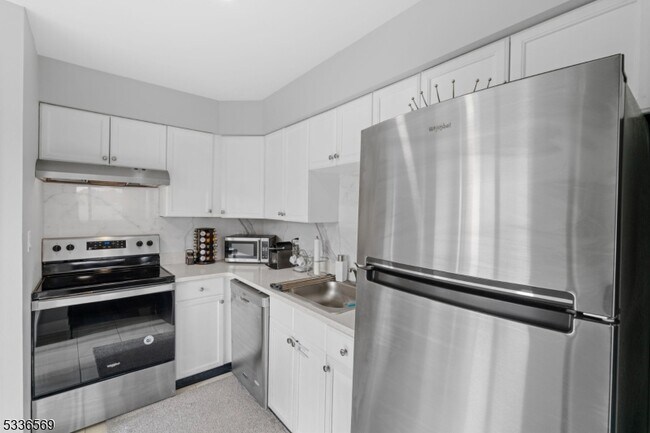 Building Photo - 3001 Revere Ct