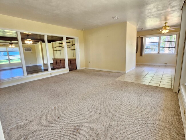 Building Photo - Venice Island – North of Venice Ave - Annual Single Family Home– Minutes from Venice Beach, Mains...