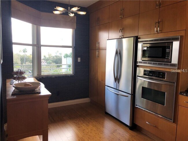 Building Photo - 7892 Sailboat Key Blvd S