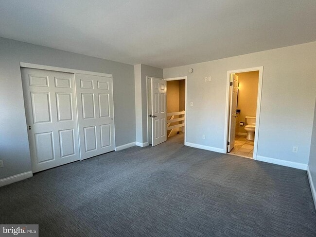 Building Photo - 42 Landmark Dr