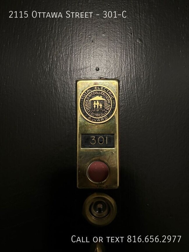 Building Photo - 2115 Ottawa St