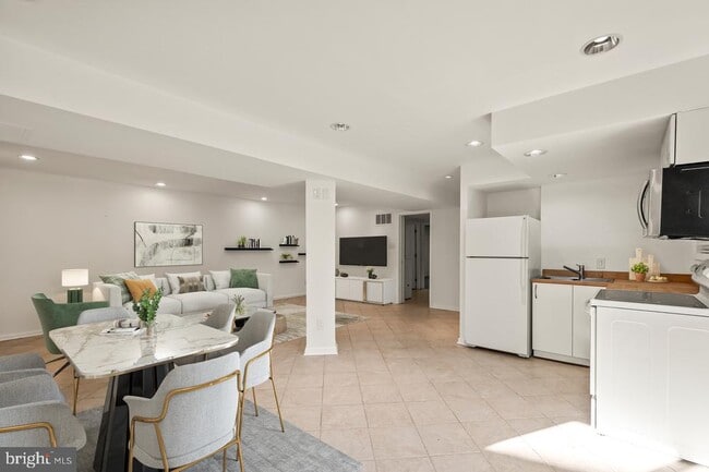 Building Photo - 6313 Tone Dr